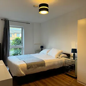 https://apt-greenwich-2-bedroom.brighton-hotels-england.com