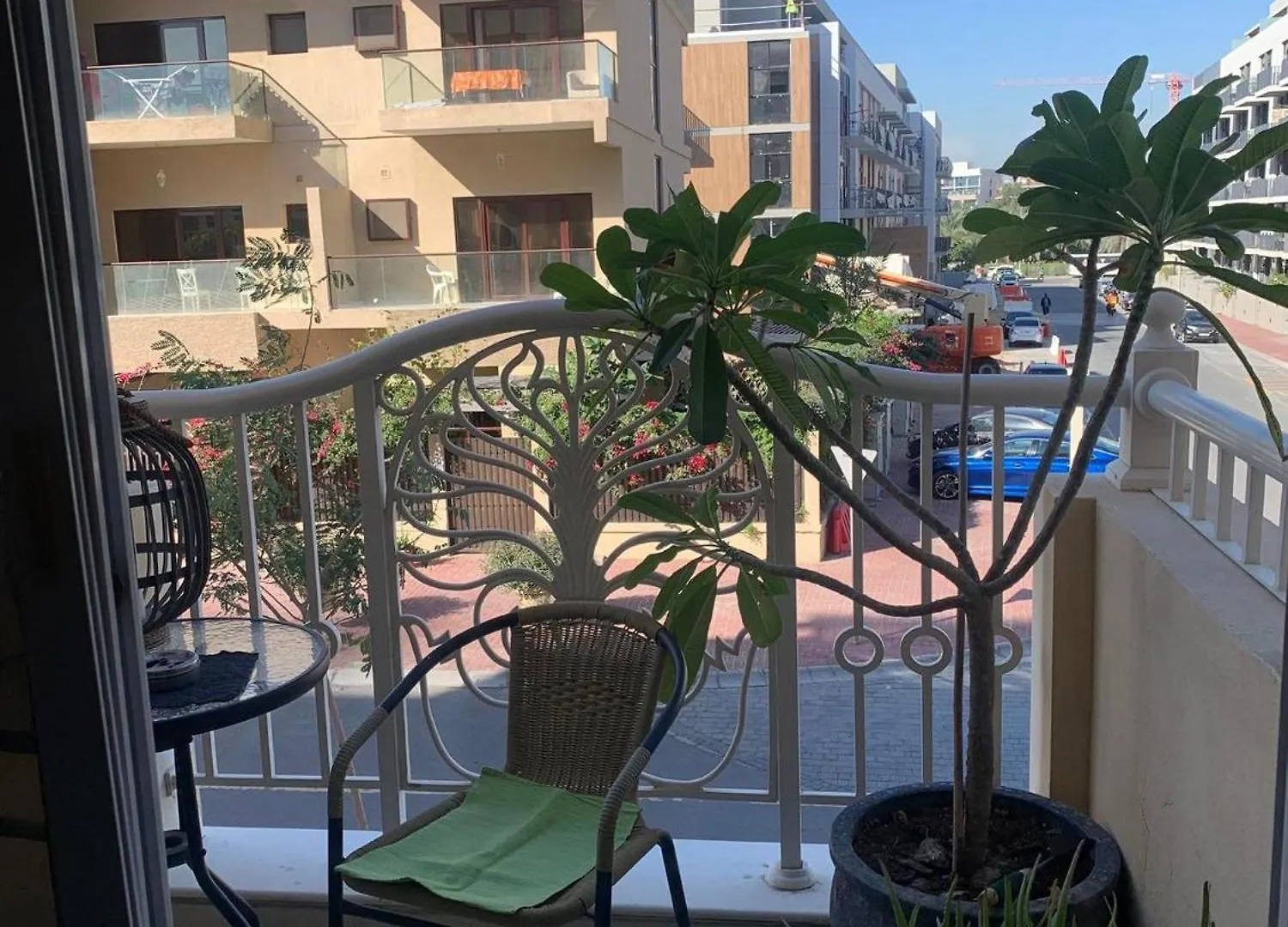 Huge Entire Apartment For Couples ,Families & Groups -Up To 5 Guests- With Free Pool, Steam & Sauna ,Jvc,두바이